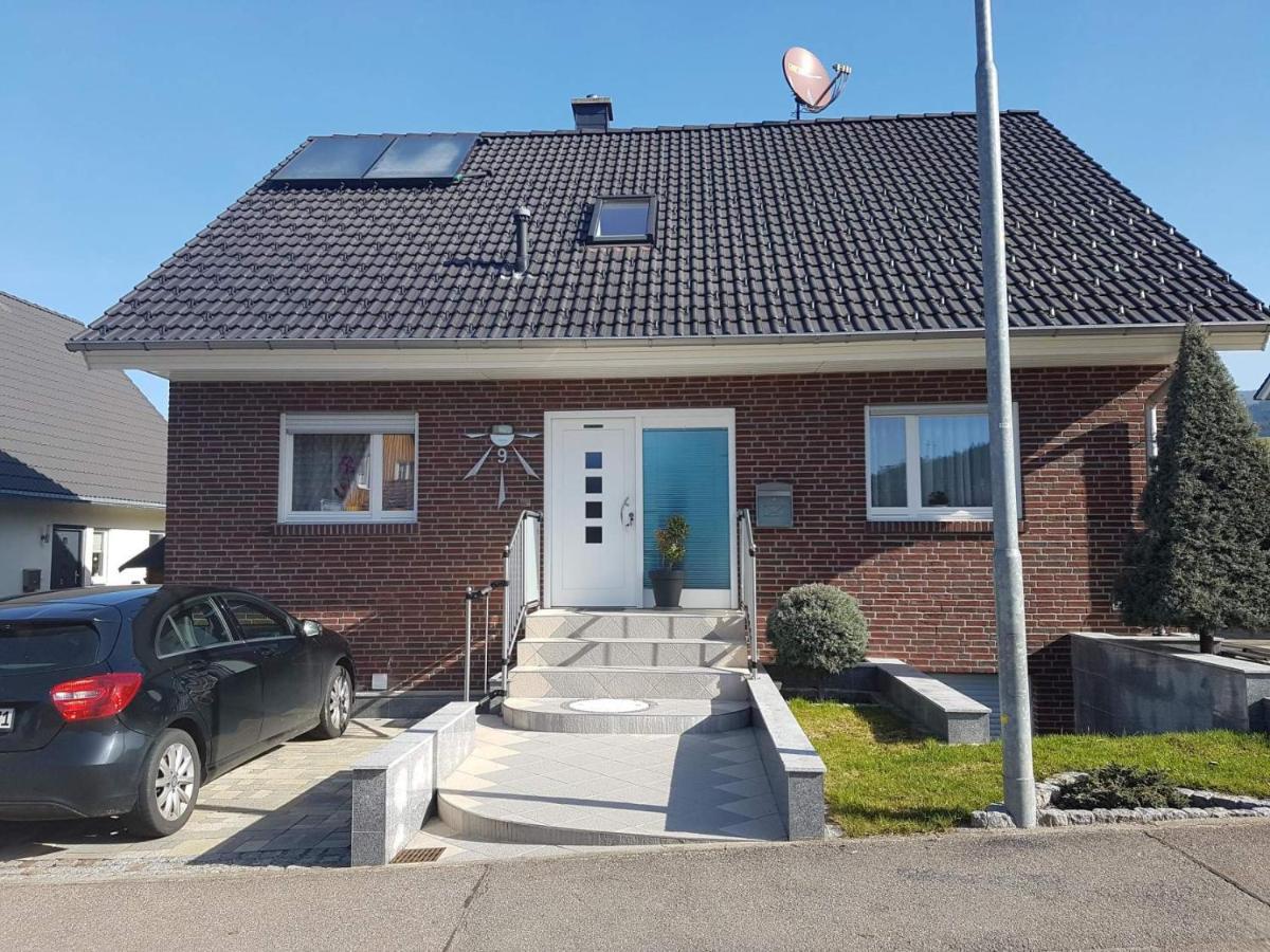 Дом в черном лесу!Gemütliches Haus im Herzen des Schwarzwaldes Elzach Exterior foto